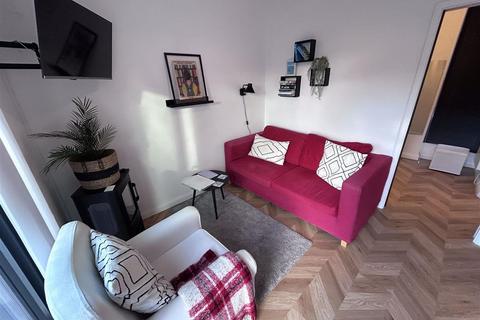 2 bedroom terraced bungalow to rent, Creek Gardens, Ryde