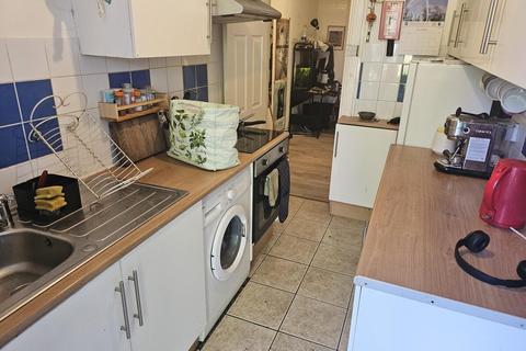 1 bedroom flat to rent, D Holly Bank, Leeds LS6