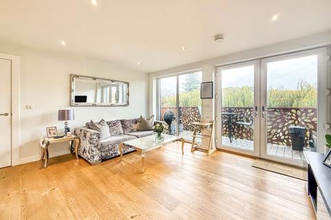 2 bedroom flat for sale, London Road, High Wycombe HP11