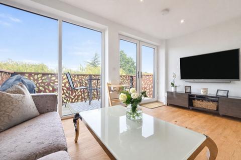 2 bedroom flat for sale, London Road, High Wycombe HP11