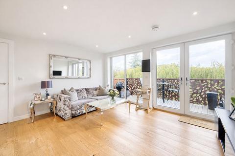 2 bedroom flat for sale, London Road, High Wycombe HP11