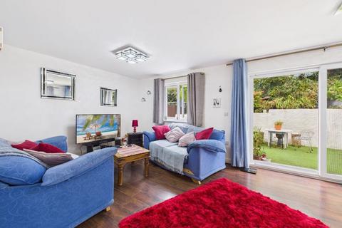 undefined, Four Lanes - Detached contemporary style house with three bedrooms, viewing essential.