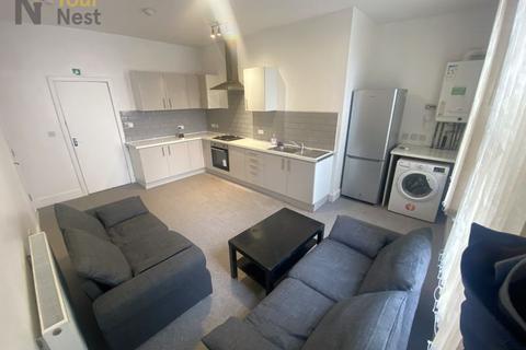 3 bedroom apartment to rent, Raglan Road, Leeds, LS2 9DZ