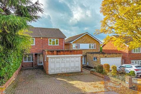 4 bedroom detached house for sale, Lyndhurst Rise, Chigwell IG7