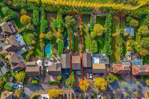 4 bedroom detached house for sale, Lyndhurst Rise, Chigwell IG7
