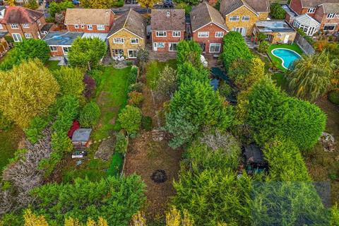 4 bedroom detached house for sale, Lyndhurst Rise, Chigwell IG7