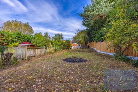 4 bedroom detached house for sale, Lyndhurst Rise, Chigwell IG7