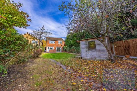 4 bedroom detached house for sale, Lyndhurst Rise, Chigwell IG7