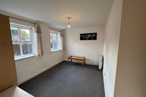 1 bedroom apartment for sale, Heron Street, Hulme, Manchester. M15 5PR