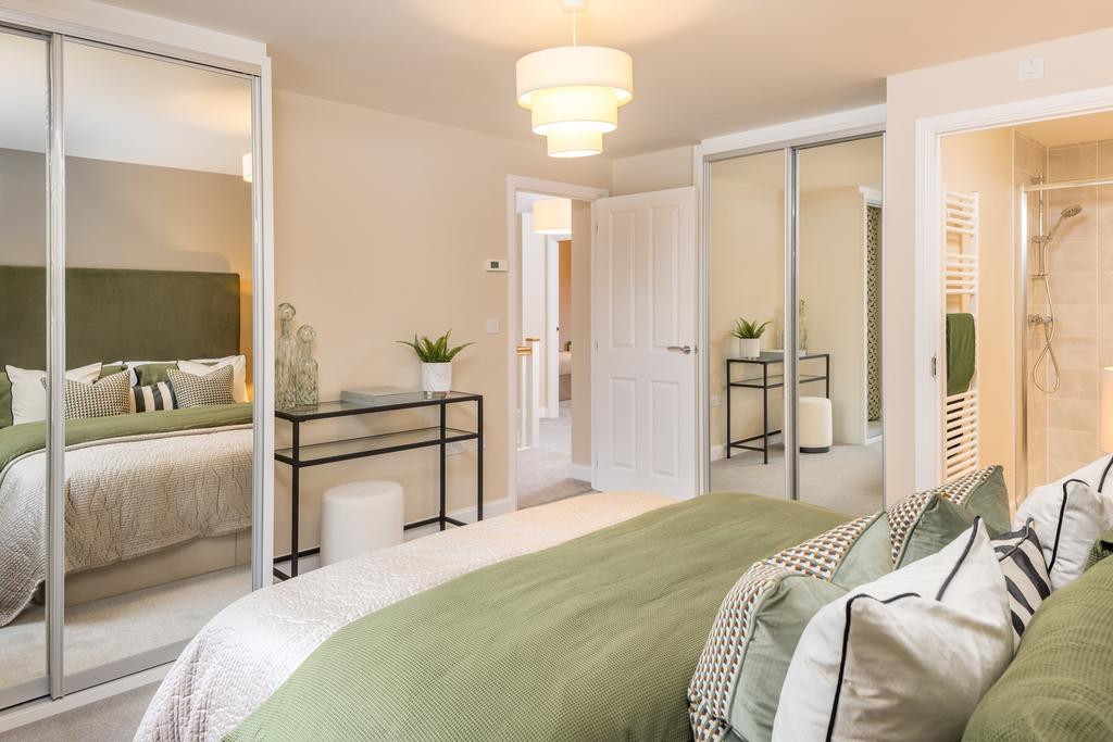 Main bedroom with en suite in the 4 bedroom...
