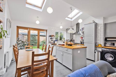3 bedroom terraced house for sale, Oliver Road, London E17