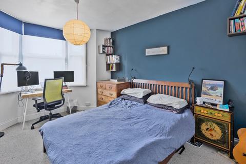 3 bedroom terraced house for sale, Oliver Road, London E17