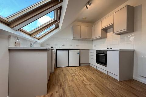 4 bedroom apartment to rent, Beverley Way, London SW20