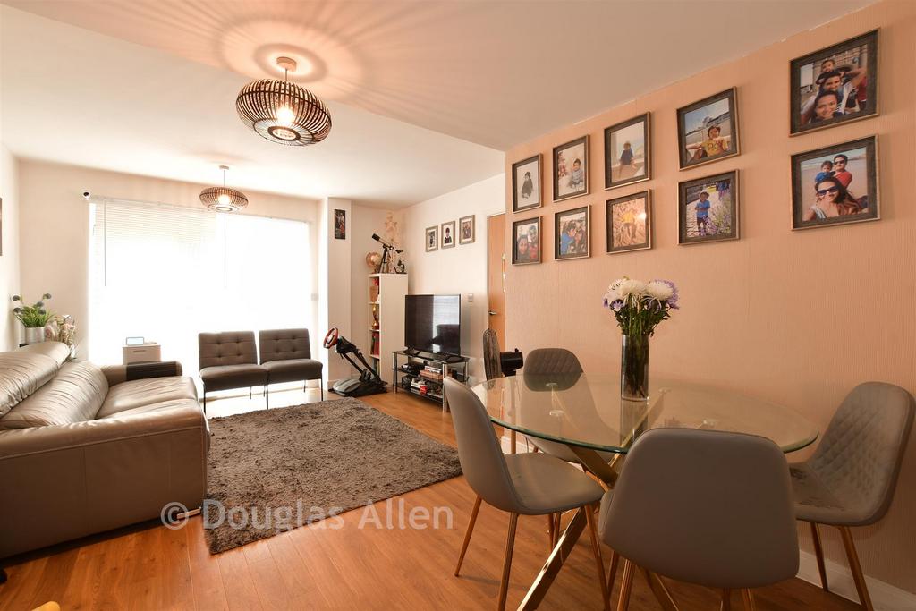 Kitchen/ Dining Area