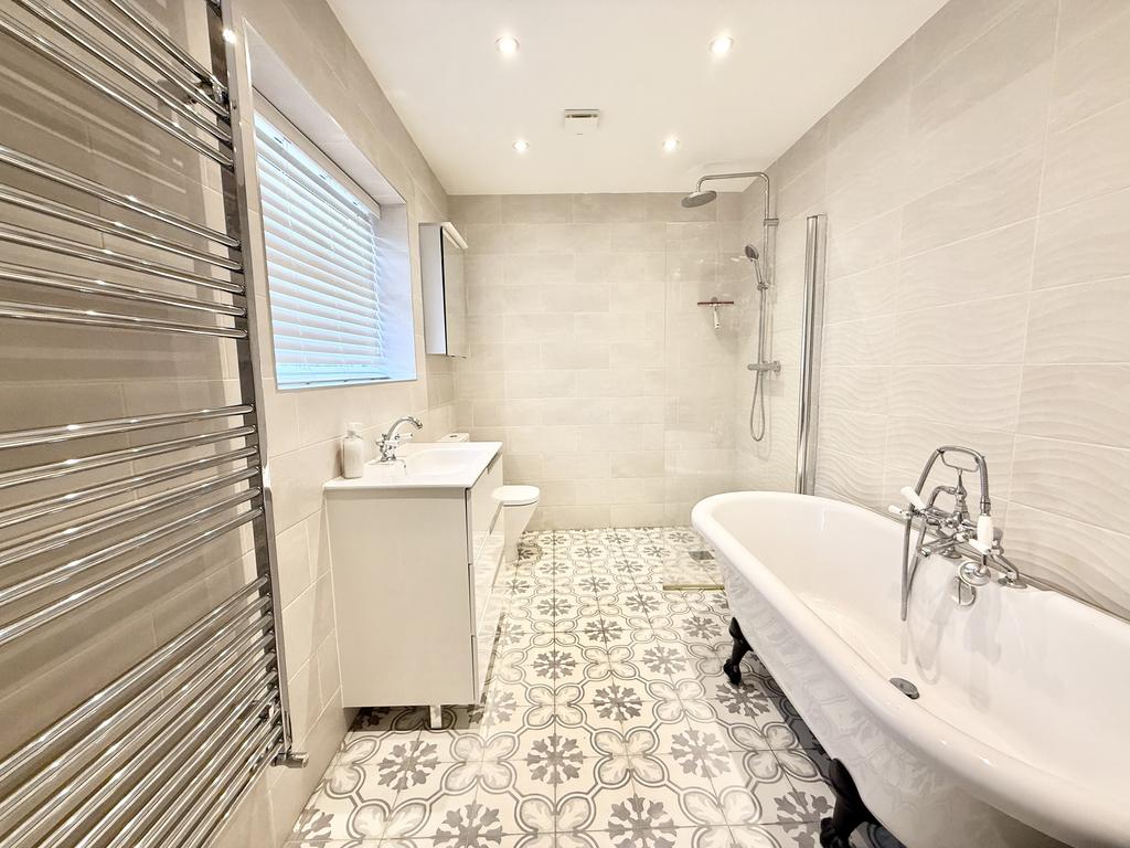 En-Suite Bathroom