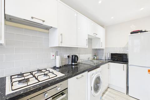 2 bedroom apartment to rent, Dovecote Gardens