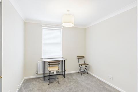 2 bedroom apartment to rent, Dovecote Gardens