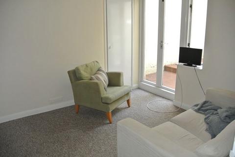 2 bedroom flat to rent, Upper Rock Gardens, Brighton, BN2 1QE