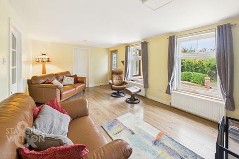 4 bedroom semi-detached bungalow for sale, Station Road, Drayton, Norwich