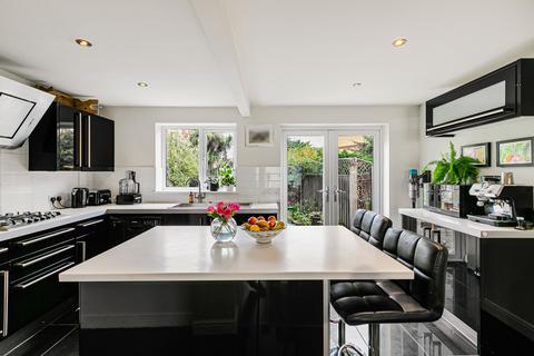 undefined, Elizabeth Gardens, Sunbury-on-Thames, Surrey, TW16