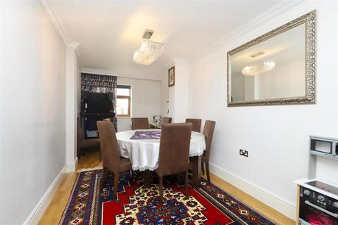 undefined, Poplar Road, Denham, Uxbridge, UB9 4AN