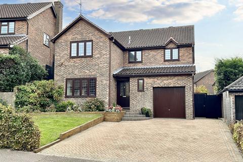 4 bedroom detached house for sale, Paget Drive, Billericay CM12