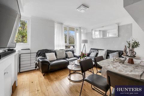 3 bedroom flat for sale, Randolph Gardens, London