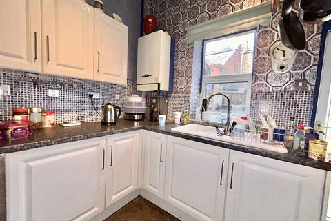 2 bedroom ground floor flat for sale, Villa Place, Bensham, Gateshead, Tyne and Wear, NE8 1RY