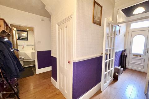 2 bedroom ground floor flat for sale, Villa Place, Bensham, Gateshead, Tyne and Wear, NE8 1RY