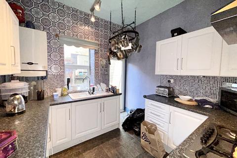2 bedroom ground floor flat for sale, Villa Place, Bensham, Gateshead, Tyne and Wear, NE8 1RY