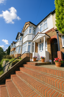 3 bedroom terraced house for sale, Crawley Green Road, Luton LU2