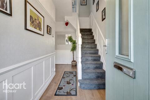 4 bedroom terraced house for sale, Westmount Avenue, Chatham