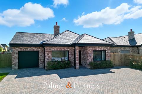 3 bedroom bungalow for sale, Thorrington Road, Little Clacton, Clacton-on-Sea, Essex, CO16
