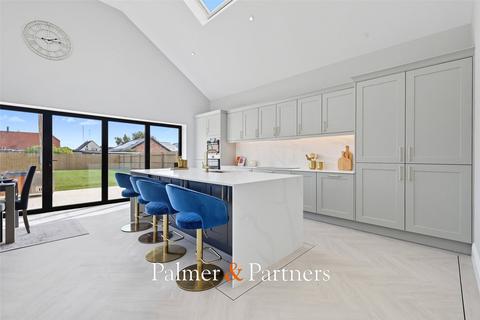 3 bedroom bungalow for sale, Thorrington Road, Little Clacton, Clacton-on-Sea, Essex, CO16