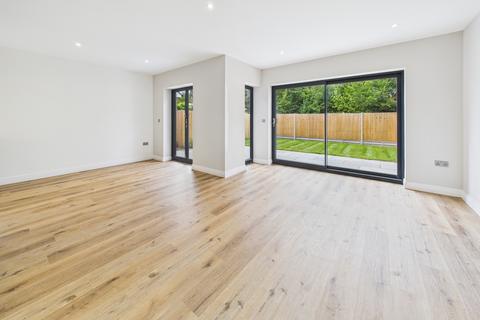 4 bedroom semi-detached house for sale, Redheath Close, Watford, WD25