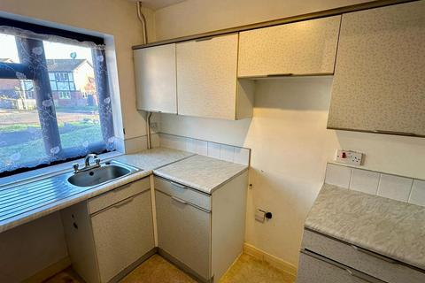 2 bedroom terraced house for sale, Sherrington Drive, Hereford