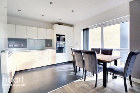 2 bedroom apartment for sale, St Clements, Harold Wood