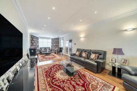 undefined, Edgeworth Crescent, London NW4