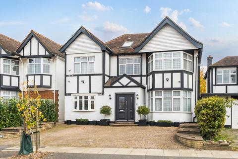 Edgeworth Crescent, London NW4