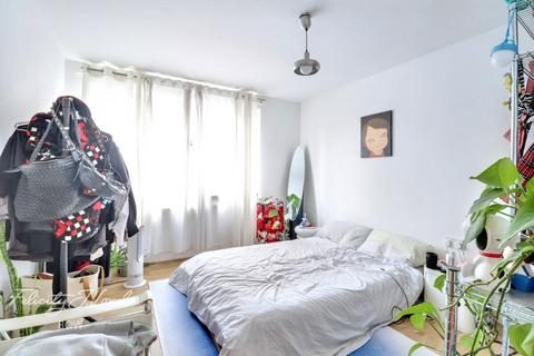 2 bedroom apartment to rent, Watts Grove, LONDON