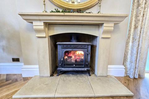 6 bedroom end of terrace house for sale, Tyne View Road, Haltwhistle, Northumberland, NE49 9JG