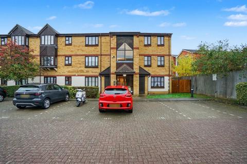 44 Summerhill Way, Mitcham, CR4 2NJ