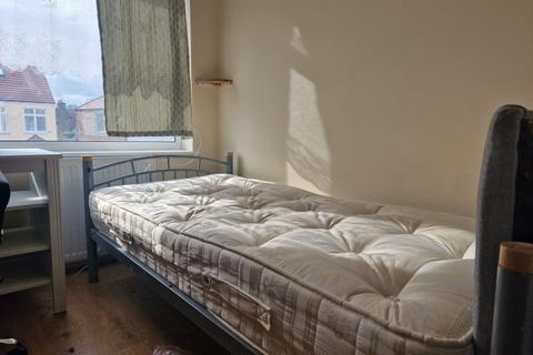 1 bedroom terraced house to rent, London N18