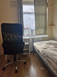 1 bedroom terraced house to rent, London N18