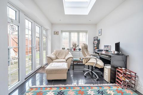 undefined, Guernsey Way, Knaphill, Woking, Surrey, GU21