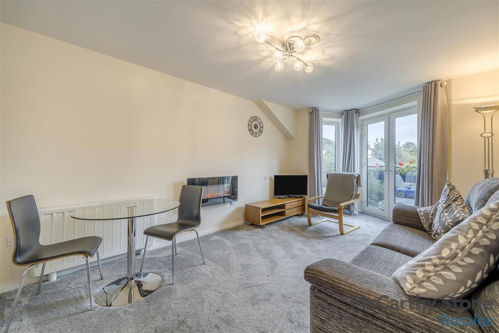 8667052-interior03.jpg