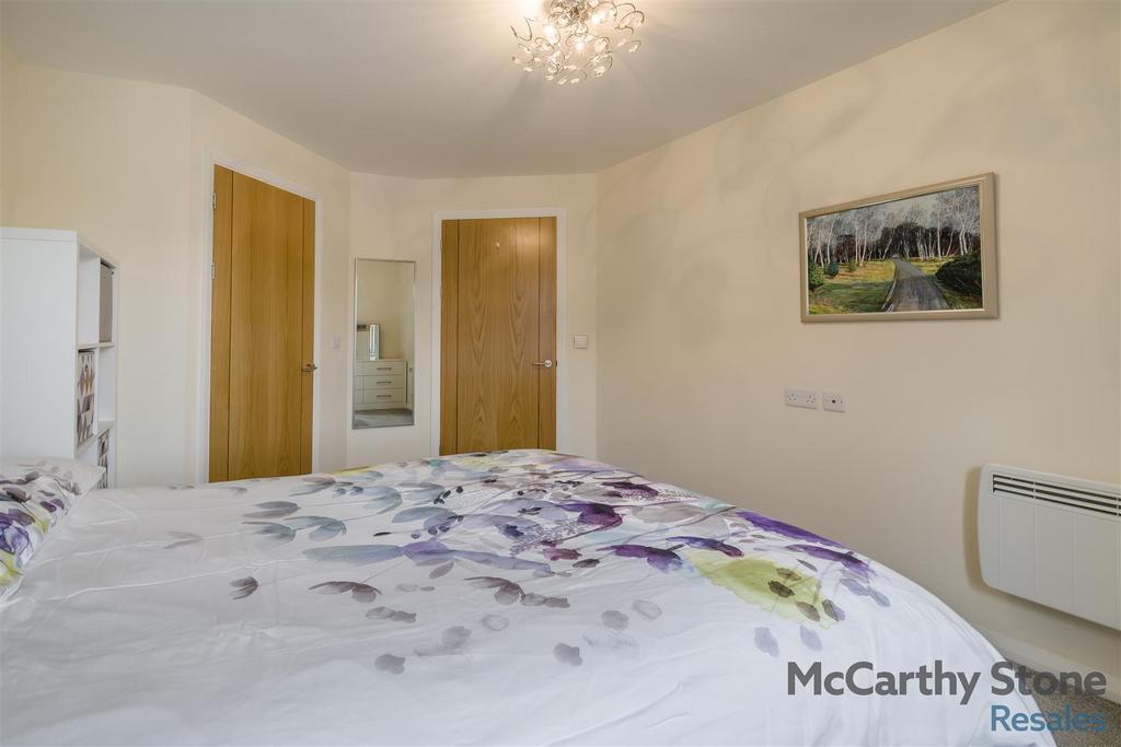 8667052-interior10.jpg