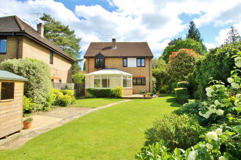 undefined, Sorbie Close, Weybridge, KT13