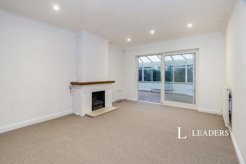4 bedroom house to rent, Sorbie Close, Weybridge, KT13