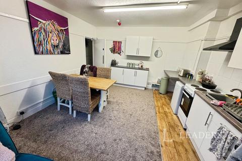 2 bedroom flat to rent, South Parade, Skegness, Lincolnshire, PE25